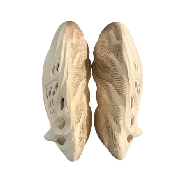 Men’s Adidas Yeezy foam runner size 12 - Picture 7 of 9